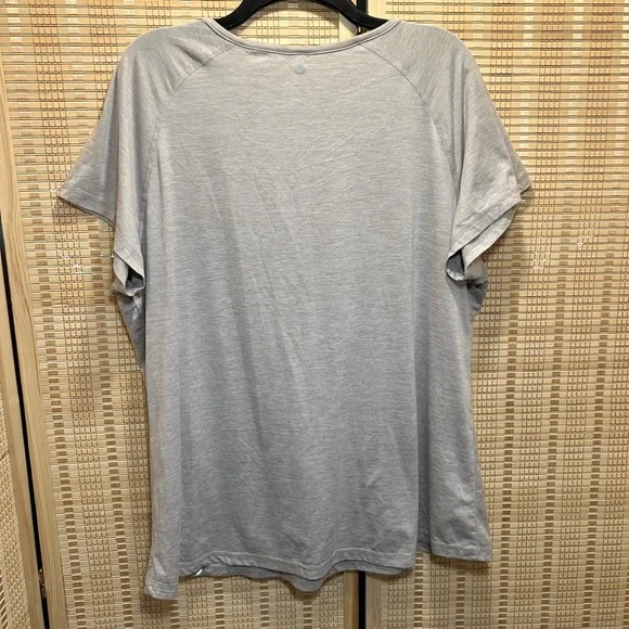 Simple Top - Picture 4 of 5